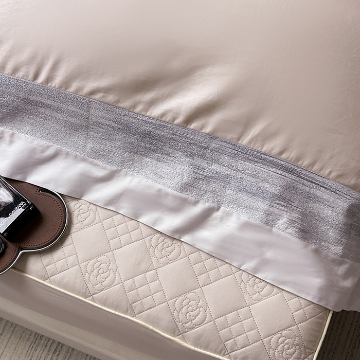 91家纺网 家纺一手货源 找家纺 春夏A类长绒棉夹棉床盖床笠四件套全棉纯棉纯色绗绣四季款保护罩高级感床上用品 瑾雅-静谧粉