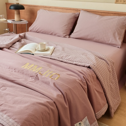 91家纺网 家纺一手货源 找家纺 寐眠2025新款全棉水洗棉刺绣夏被【夏被四件套】 杏仁豆沙