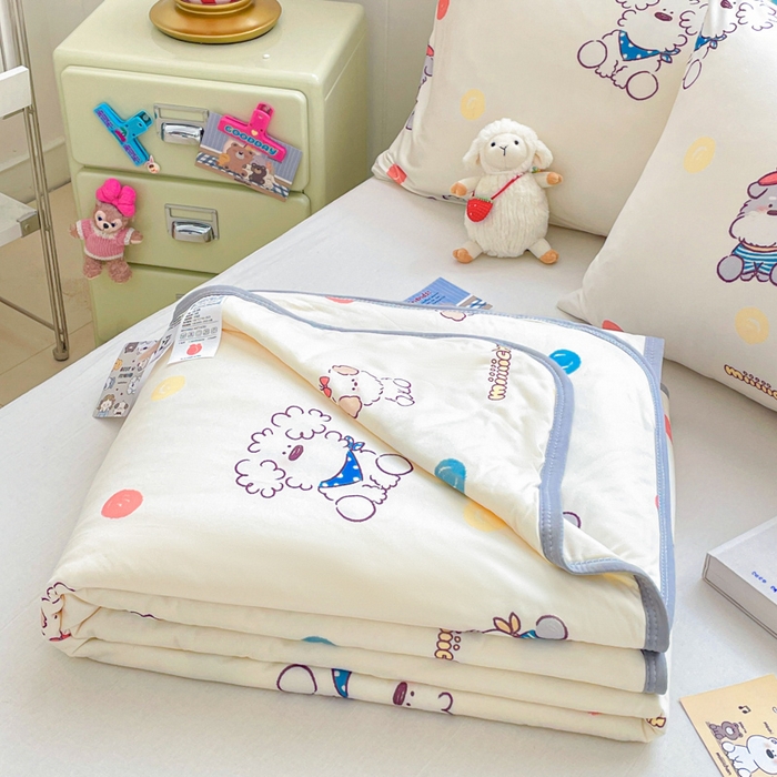 91家纺网 家纺一手货源 找家纺 金爱家2025新款A类高品质正版授权miiiiichan可爱卡通狗狗白熊女孩牛奶丝针织棉夏被 针织棉miiiiichan-彩点狗狗