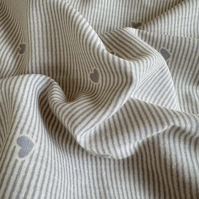 91家纺网 家纺一手货源 找家纺 亿梵家居 2025新款A类母婴级有氧全棉纯棉双层纱纯棉印花四件套-床拍图简单爱