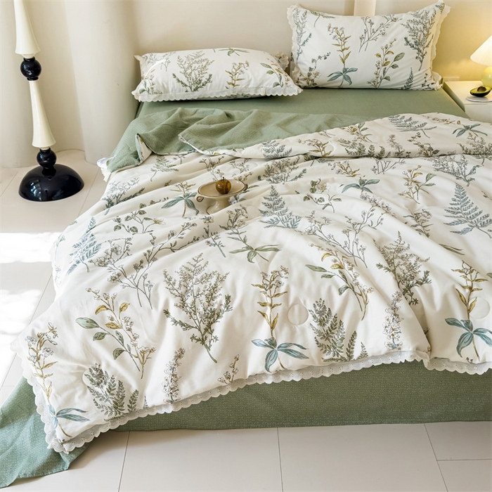 91家纺网 家纺一手货源 找家纺 2025新款全棉花边大豆夏被四件套 春涧