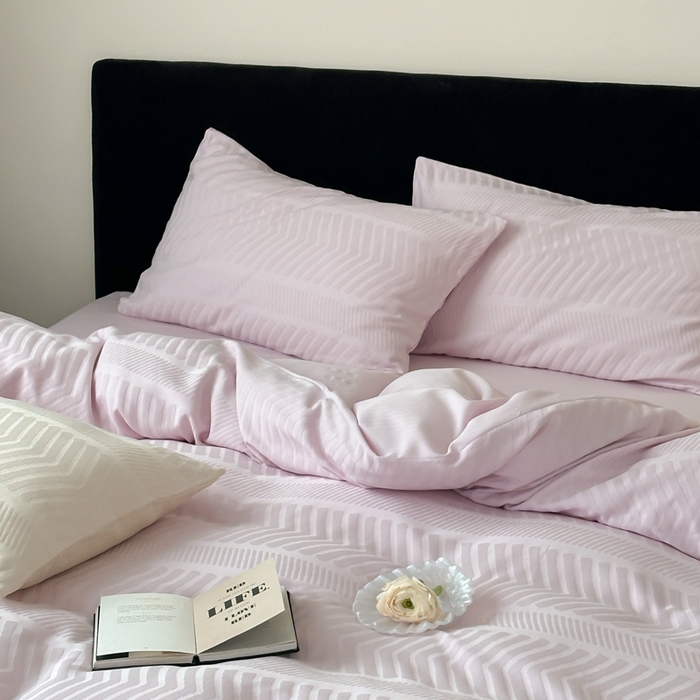 91家纺网 家纺一手货源 找家纺 例外Home 2025新款全棉提花四件套-鱼骨纹 鱼骨纹-浅浅紫