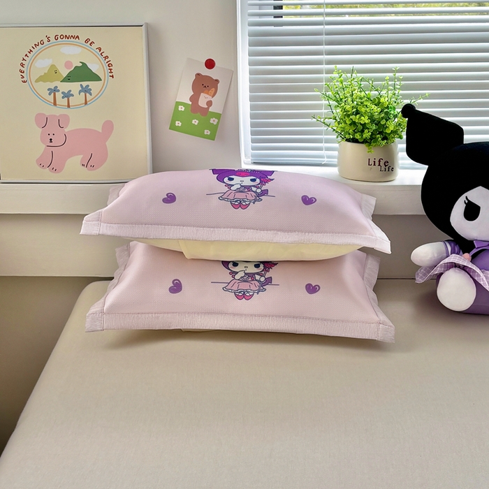 91家纺网 家纺一手货源 找家纺 博雅2025新款三丽欧冰丝单枕套 礼盒库洛米