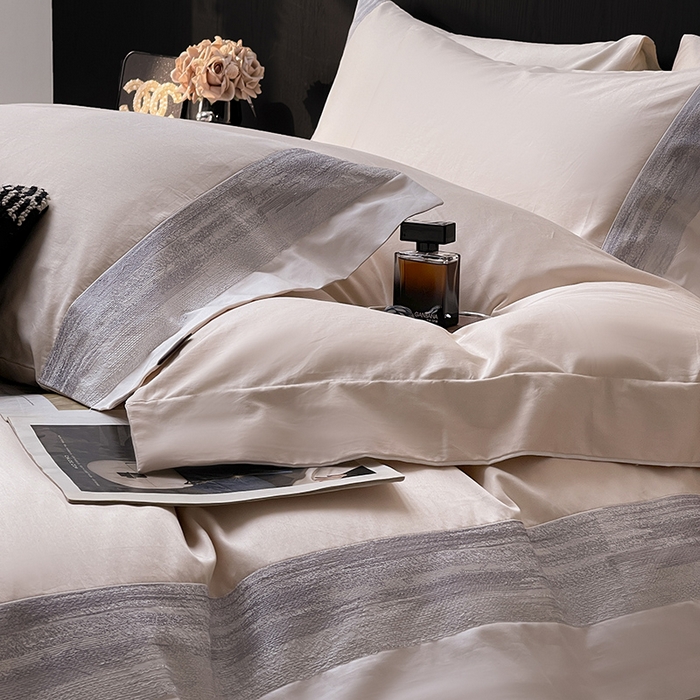 91家纺网 家纺一手货源 找家纺 高端轻奢A类母婴级长绒棉全工艺刺绣四件套纯棉全棉高端春夏季爆款床上用品   瑾雅-静谧粉