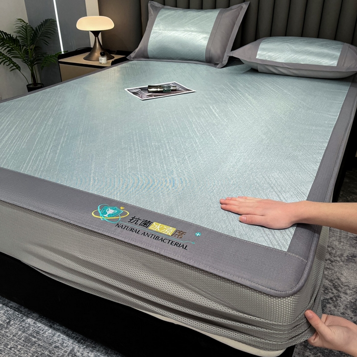 91家纺网 家纺一手货源 找家纺 阿亮家居 2025新款凉席冰丝席三明治宽包边刺绣款粗冰丝凉席流星雨灰（床笠款）