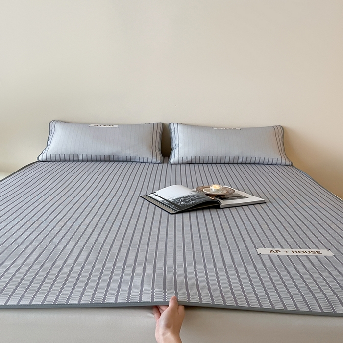 91家纺网 家纺一手货源 找家纺 （总）三味舒屋 2025新款时尚简约小年轻专属900D高端养生印花冰藤凉席