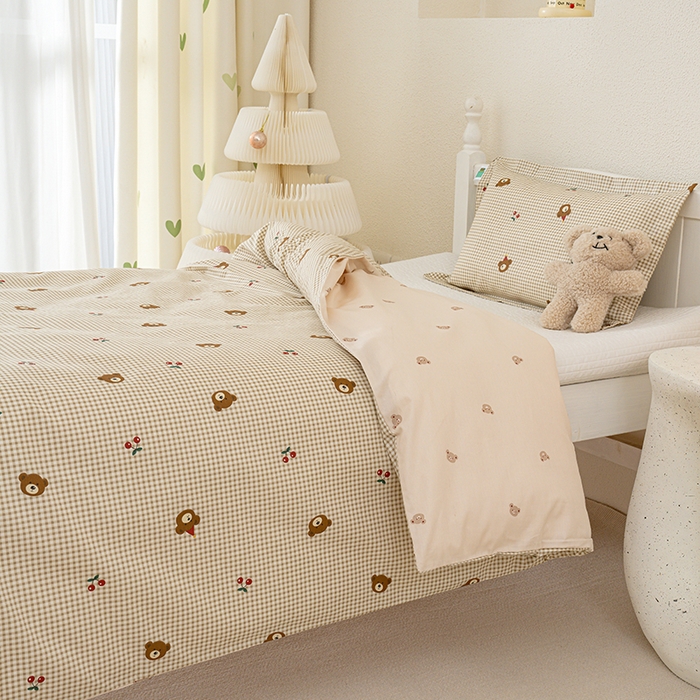 91家纺网 家纺一手货源 找家纺 良佐生活 2025新款高支高密全棉儿童被套 樱桃小熊