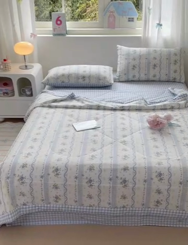 91家纺网 家纺一手货源 找家纺 曼之夏 2025新款全棉印花夏被四件套 蓝铃