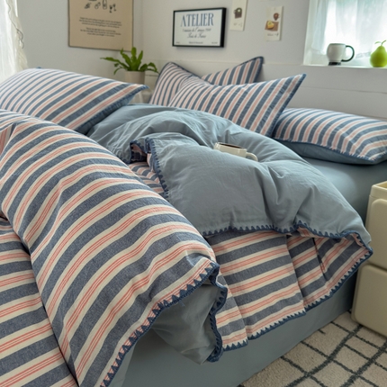 91家纺网 家纺一手货源 找家纺 2025新款A类全棉色织水洗棉贝壳绣条纹系列四件套 科瑞雾兰