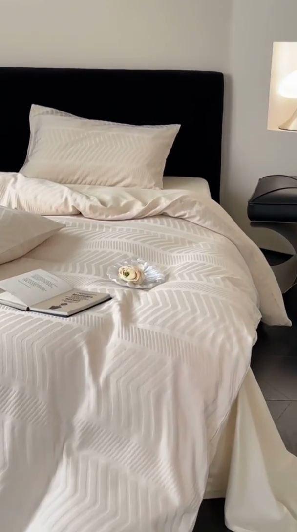 91家纺网 家纺一手货源 找家纺 例外Home 2025新款全棉提花四件套-鱼骨纹 鱼骨纹-米白