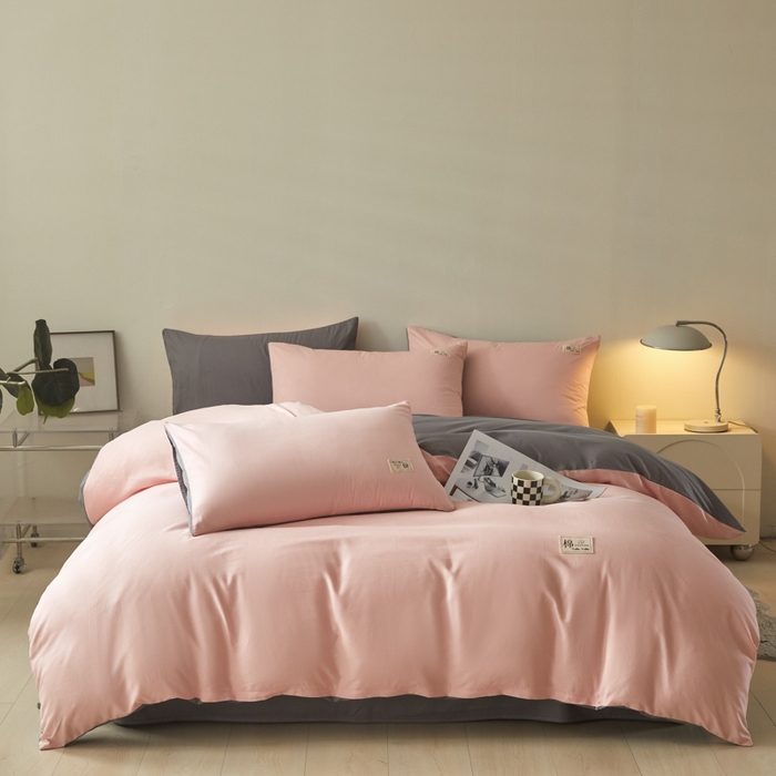 91家纺网 家纺一手货源 找家纺 莱通家纺 2025新款纯色双拼四件套 樱花粉+高级灰