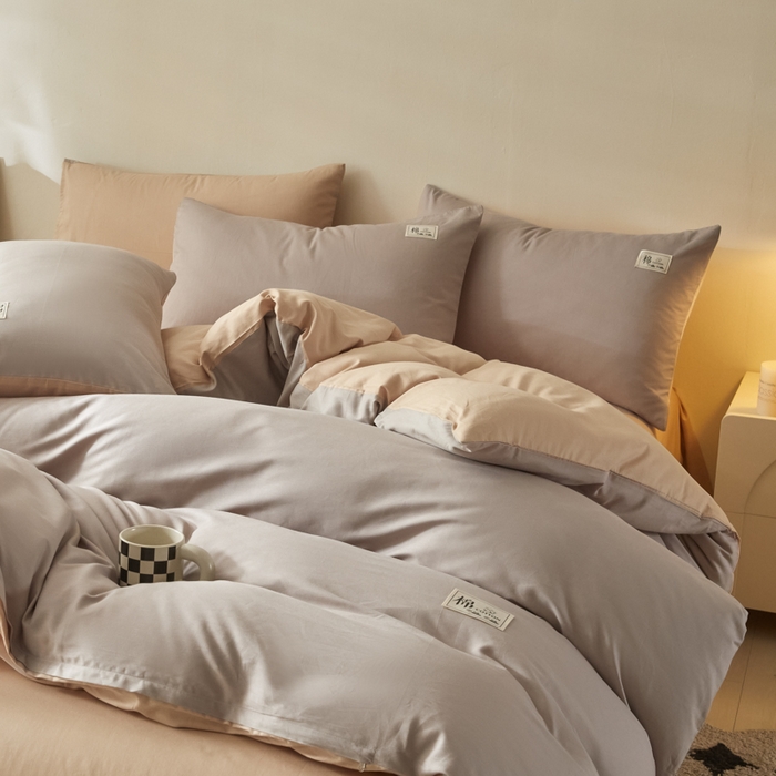 91家纺网 家纺一手货源 找家纺 莱通家纺 2025新款纯色双拼四件套 山灰+卡其