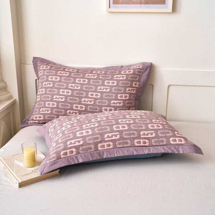 91家纺网 家纺一手货源 找家纺 棠薇家纺2025新款简约风多功能纱布盖毯纱布毯子毛巾被床盖沙发巾单毯枕巾枕套三件套 爱情扣浅紫