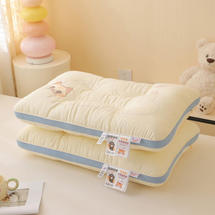 91家纺网 家纺一手货源 找家纺 （总）大熊枕芯 2025新款云感柔羽丝绒卡通刺绣枕芯