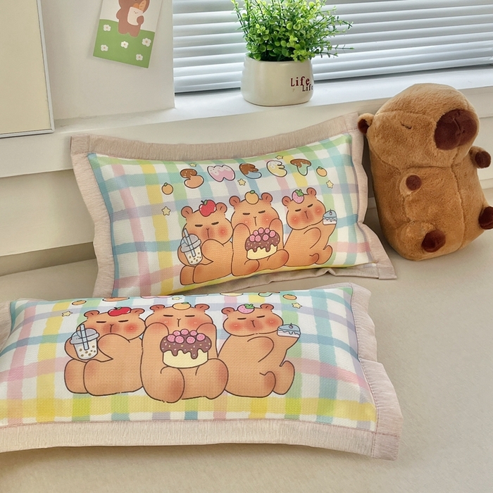 91家纺网 家纺一手货源 找家纺 博雅2025新款冰丝单枕套三丽欧，宇航员，卡皮 派对卡皮巴拉