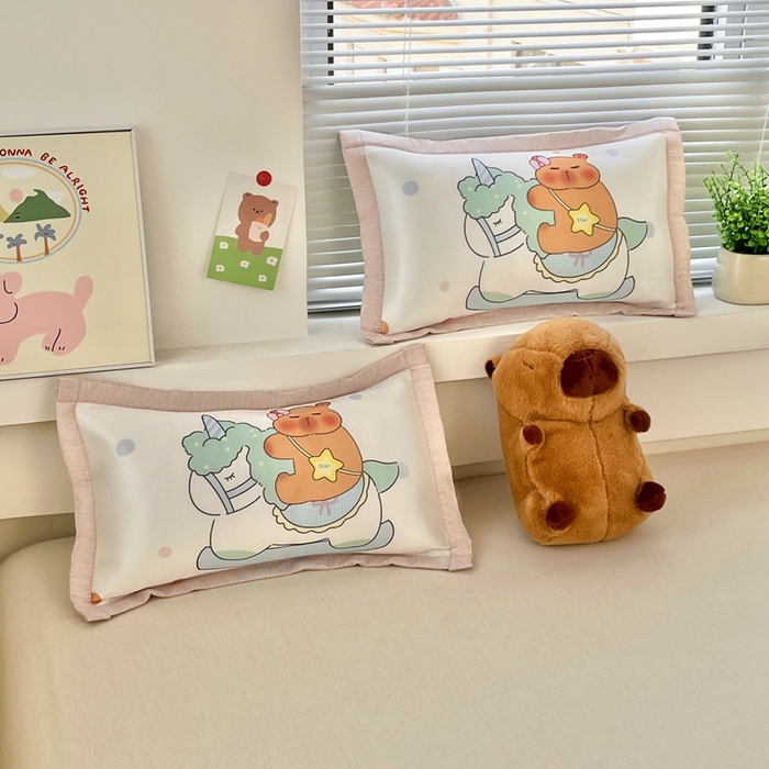 91家纺网 家纺一手货源 找家纺 博雅2025新款冰丝单枕套三丽欧，宇航员，卡皮 小马卡皮巴拉