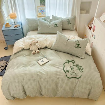 91家纺网 家纺一手货源 找家纺 沐辰 2025新款13372全棉毛巾绣四件套 超多狗狗