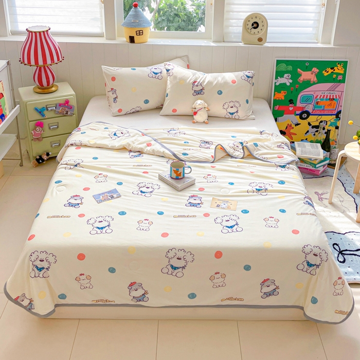 91家纺网 家纺一手货源 找家纺 金爱家2025新款A类高品质正版授权miiiiichan可爱卡通狗狗白熊女孩牛奶丝针织棉夏被 针织棉miiiiichan-彩点狗狗