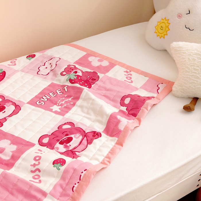 91家纺网 家纺一手货源 找家纺 梵赫   2025新款全棉卡通夏被 甜莓日记