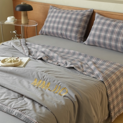 91家纺网 家纺一手货源 找家纺 寐眠2025新款全棉水洗棉刺绣夏被【夏被四件套】 冷翠灰棕