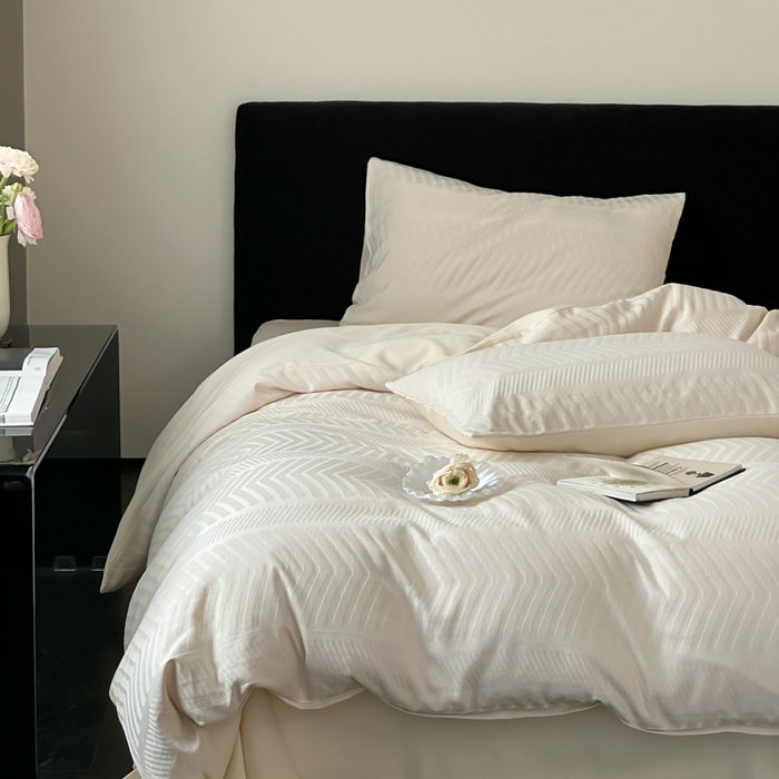 91家纺网 家纺一手货源 找家纺 例外Home 2025新款全棉提花四件套-鱼骨纹 鱼骨纹-米白