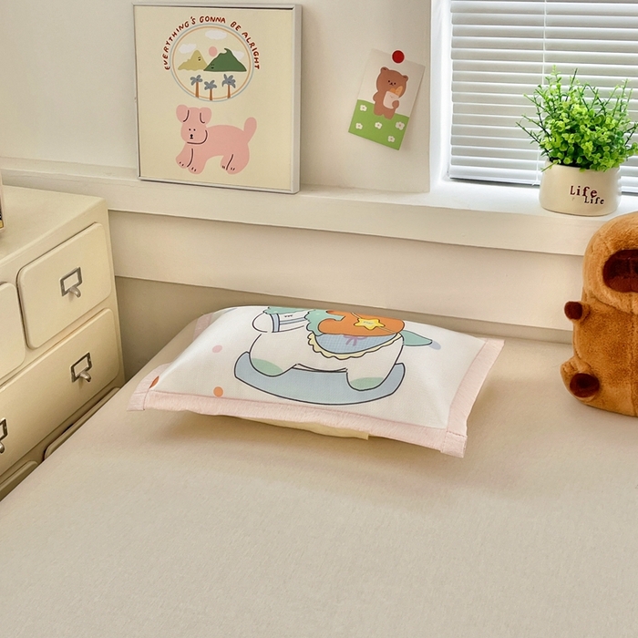 91家纺网 家纺一手货源 找家纺 博雅2025新款冰丝单枕套三丽欧，宇航员，卡皮 小马卡皮巴拉