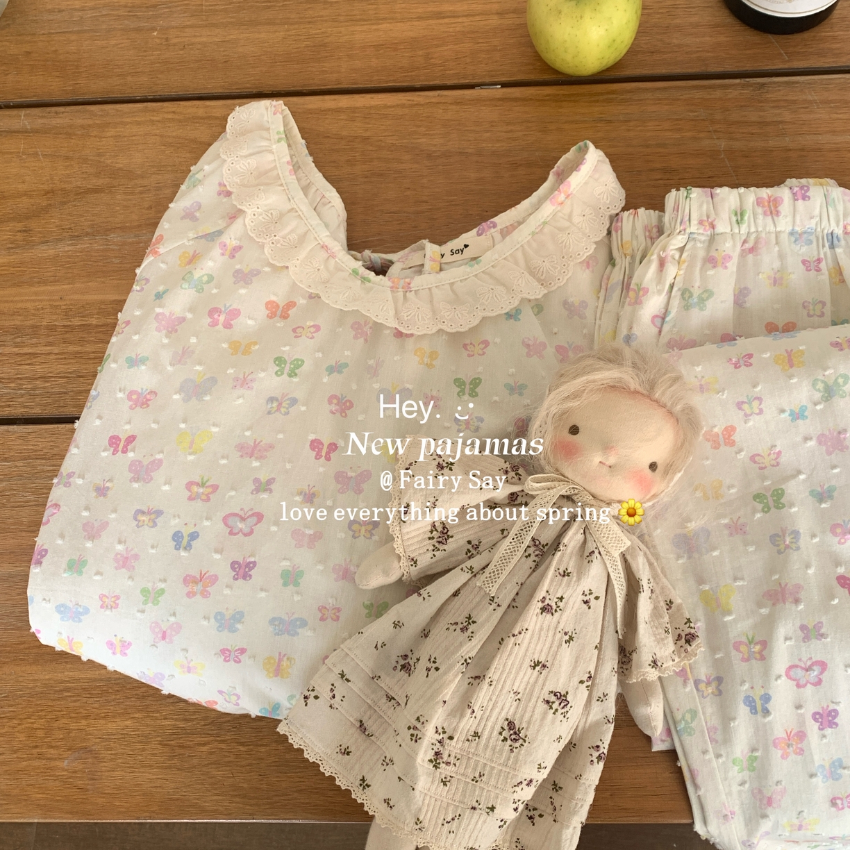 91家纺网 家纺一手货源 找家纺 （总）妍景家居生活馆 2025新款草莓兔棉纱睡衣套装