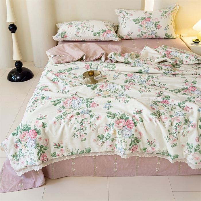 91家纺网 家纺一手货源 找家纺 2025新款全棉花边大豆夏被四件套 可妮露