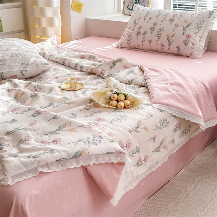 91家纺网 家纺一手货源 找家纺 2025新款全棉花边大豆夏被四件套 妙语花香