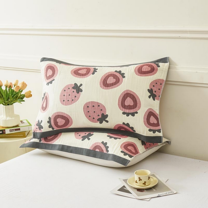 91家纺网 家纺一手货源 找家纺 2025新款纯棉加厚精梳棉纱布枕巾 草莓巧心-米黄 52*78cm/对