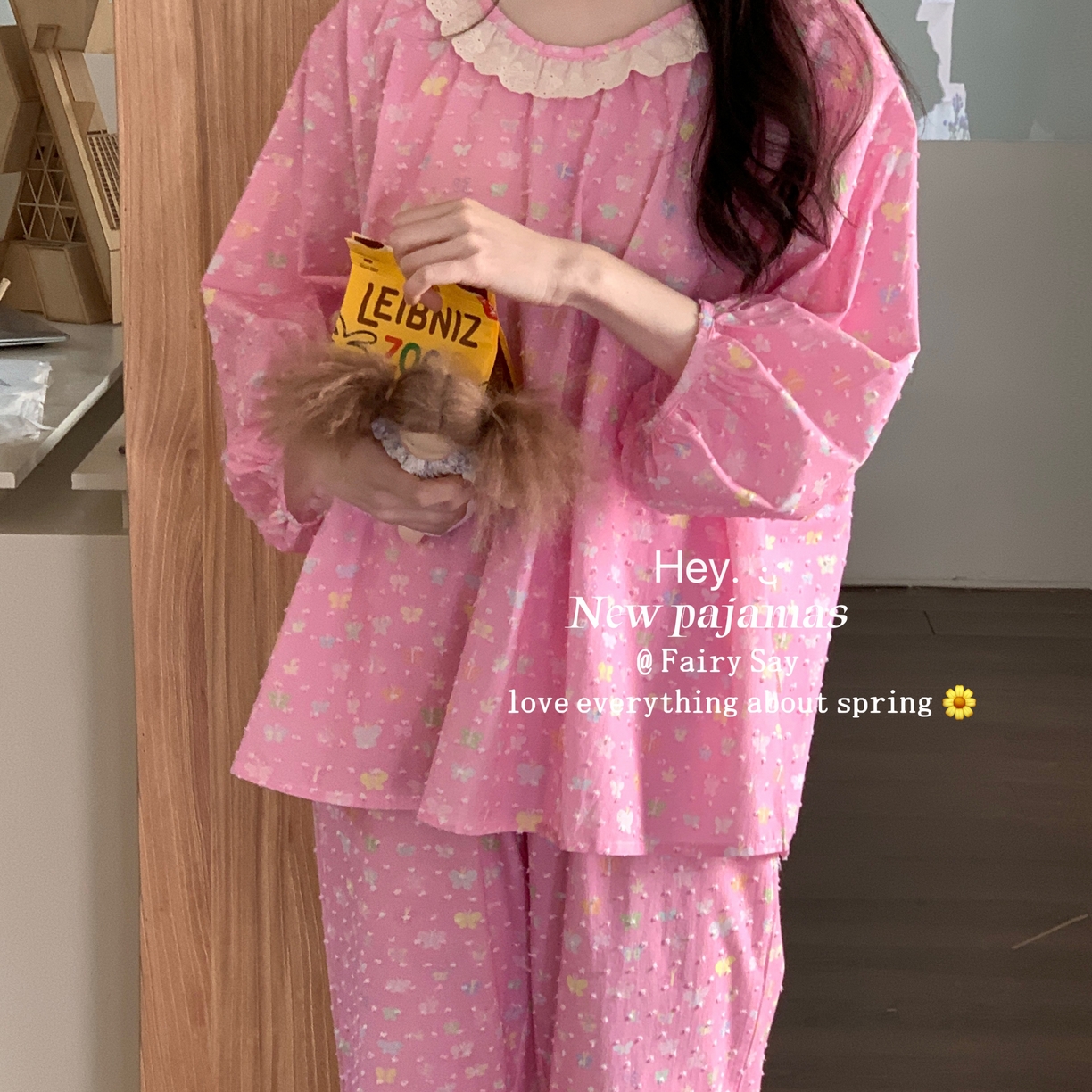 91家纺网 家纺一手货源 找家纺 2025新款全棉纯棉彩色蝴蝶剪花睡衣套装 粉色