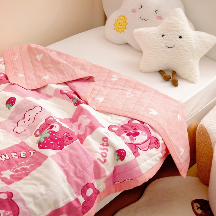91家纺网 家纺一手货源 找家纺 梵赫   2025新款全棉卡通夏被 甜莓日记