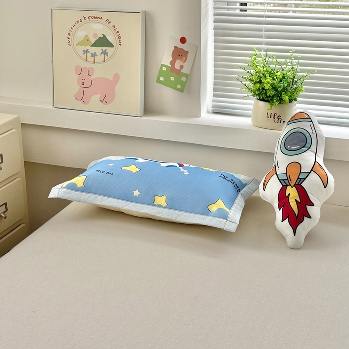 91家纺网 家纺一手货源 找家纺 博雅2025新款冰丝单枕套三丽欧，宇航员，卡皮 星星宇航员