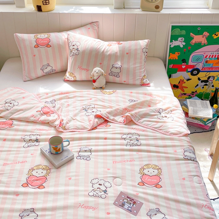 91家纺网 家纺一手货源 找家纺 （总）金爱家2025新款A类高品质正版授权miiiiichan可爱卡通狗狗白熊女孩牛奶丝针织棉夏被