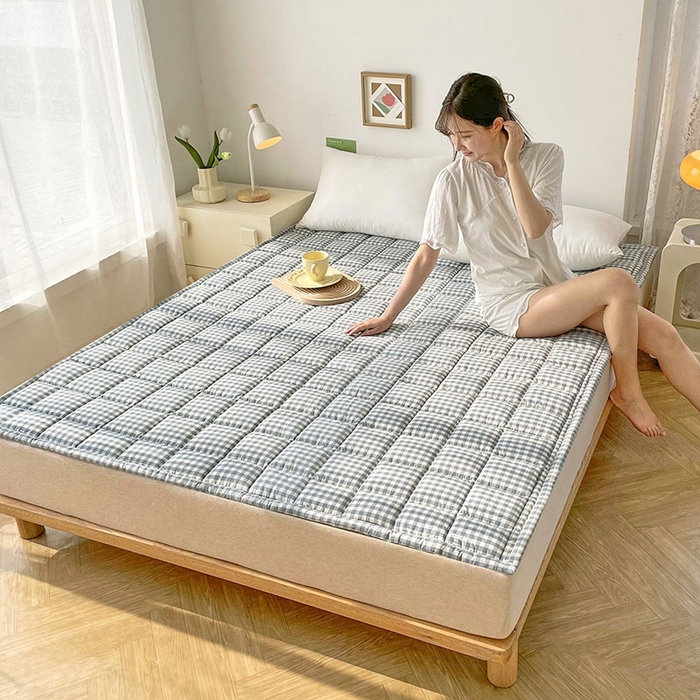 91家纺网 家纺一手货源 找家纺 丽诺 2024新款全棉色织棉花床护垫 全棉色织水洗棉-蓝小格