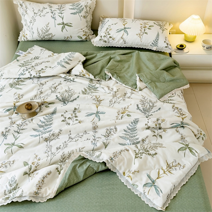 91家纺网 家纺一手货源 找家纺 2025新款全棉花边大豆夏被四件套 春涧