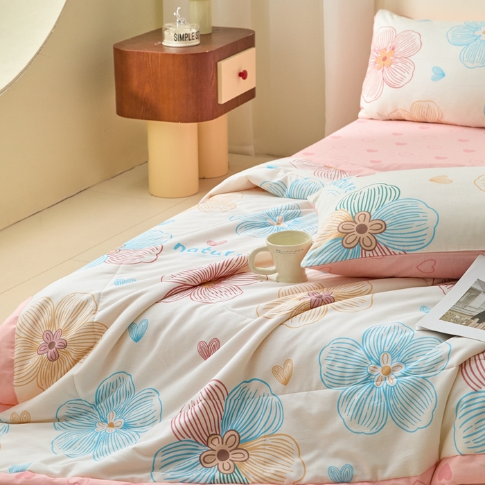 91家纺网 家纺一手货源 找家纺 珂博家纺2025新款亲肤全棉印花夏被 缤纷