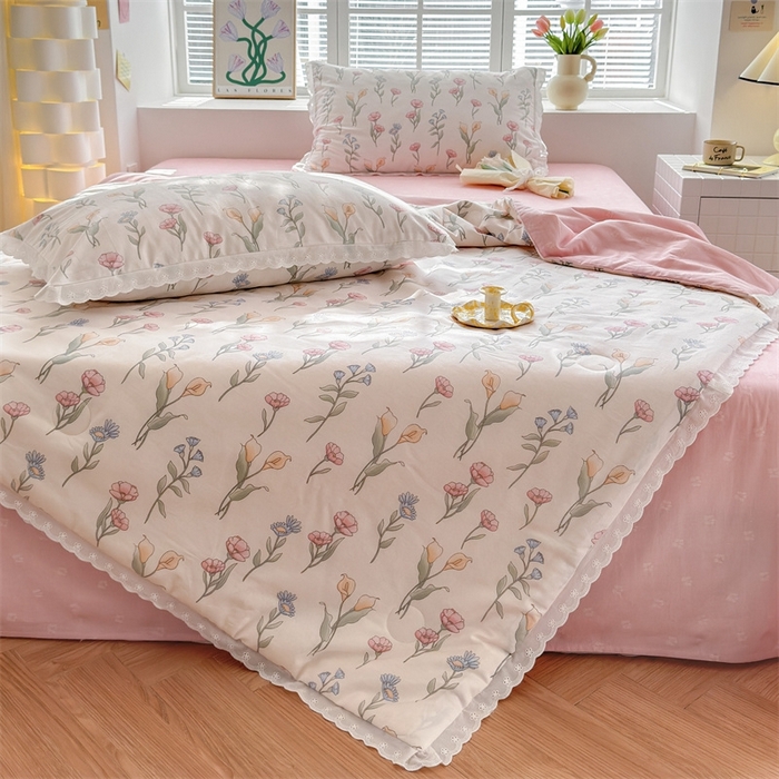 91家纺网 家纺一手货源 找家纺 2025新款全棉花边大豆夏被四件套 妙语花香