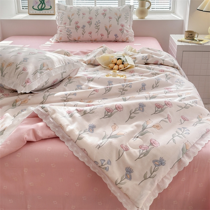 91家纺网 家纺一手货源 找家纺 2025新款全棉花边大豆夏被四件套 妙语花香