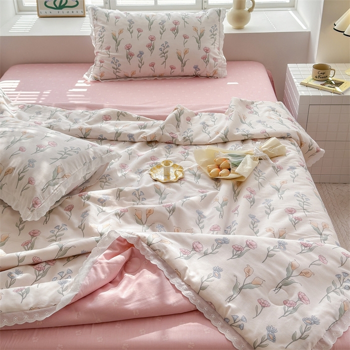 91家纺网 家纺一手货源 找家纺 2025新款全棉花边大豆夏被四件套 妙语花香