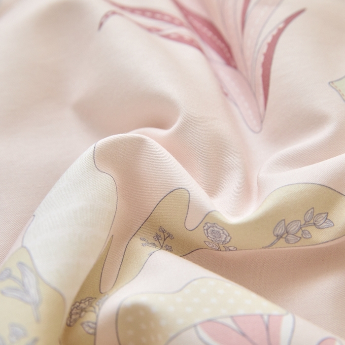 91家纺网 家纺一手货源 找家纺 珂博家纺2025新款亲肤全棉印花夏被 多巴胺粉