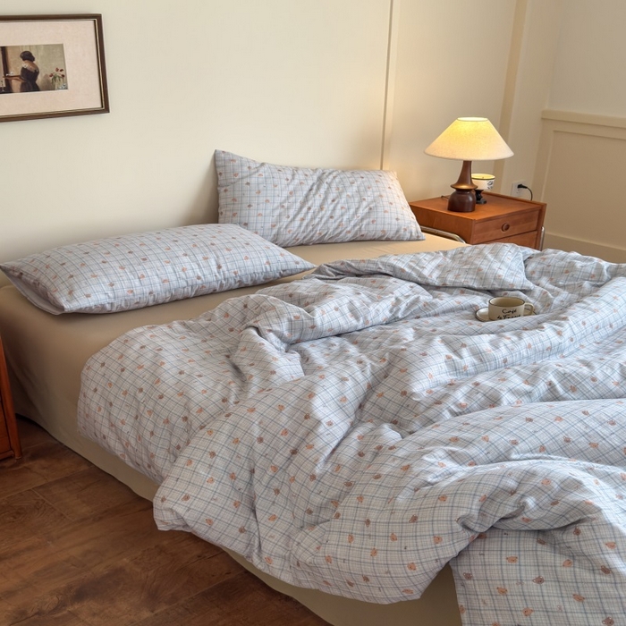 91家纺网 家纺一手货源 找家纺 曲之慕2025新款A类母婴级有氧全棉纯棉双层纱印花四件套 韩系小熊-兰