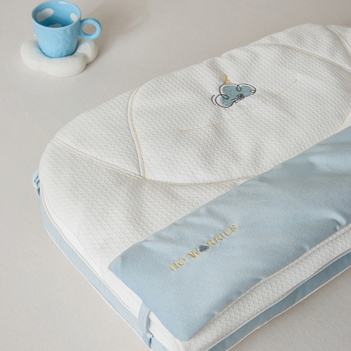 91家纺网 家纺一手货源 找家纺 昕科 2025新款云颈二合一可拆卸牵引枕芯-小被子小毯子枕头刺绣双层枕芯 云颈二合一枕-蓝色