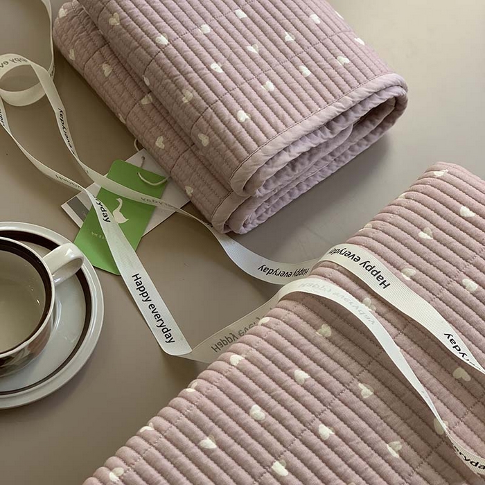 91家纺网 家纺一手货源 找家纺 汇庭 2025新款蔓莎床盖三件套系列-实拍 小爱心粉