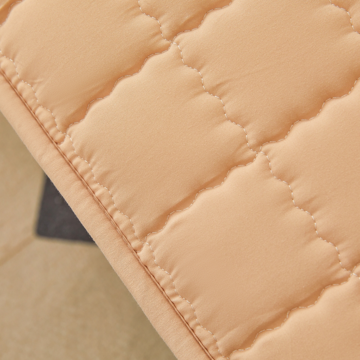 91家纺网 家纺一手货源 找家纺 欧邦 2025新款可拆卸六面全包夹棉床笠 单面夹棉-羊驼色