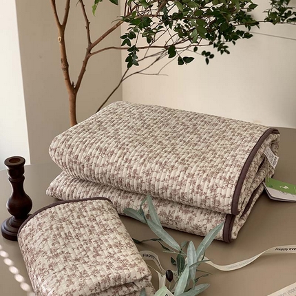 91家纺网 家纺一手货源 找家纺 汇庭 2025新款蔓莎床盖三件套系列-实拍 菲莉棕