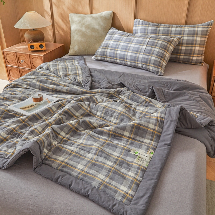 91家纺网 家纺一手货源 找家纺 伊人坊 2025新款A类无印风水洗棉新疆棉花夏被 简兮-灰