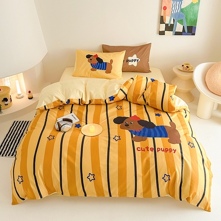 91家纺网 家纺一手货源 找家纺 花言狐语 2025新款全棉13372卡通大版数码印花四件套（提供买家秀） 小腊肠