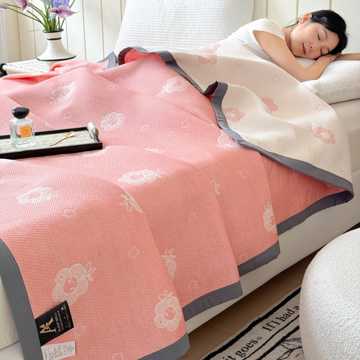 91家纺网 家纺一手货源 找家纺 2025新款A类纯棉针织三层纱提花多功能毯 粉色-向阳花