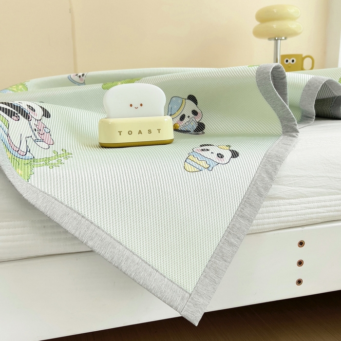 91家纺网 家纺一手货源 找家纺 鱼宝2025新款儿童冰藤席冰丝凉席软席 花园熊猫